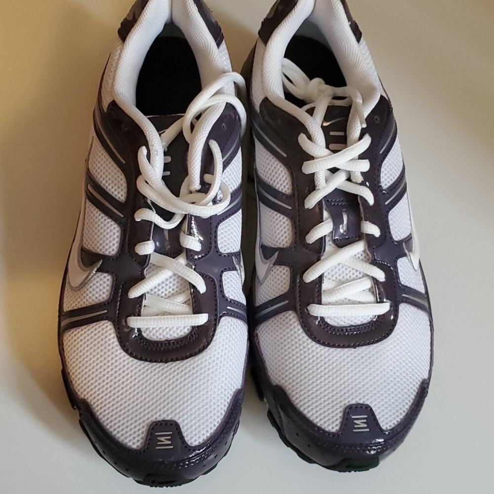 Womens Nike Shox size 8.5